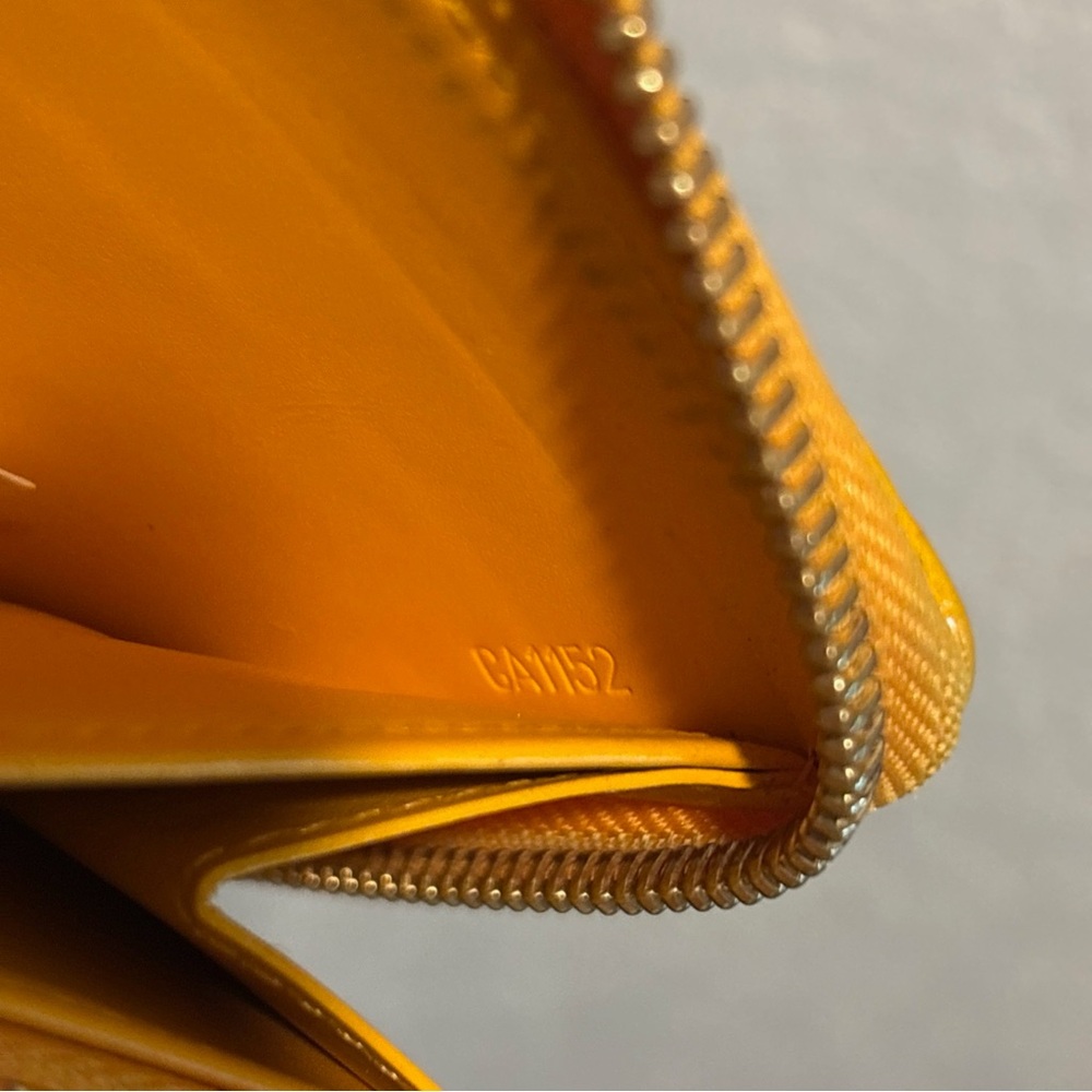 Louis Vuitton Continental Vernis
Yellow Zip Wallet - Picture 11 of 16